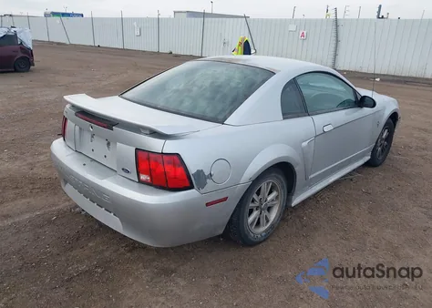 2001 Ford Mustang z USA, uszkodzony, nr VIN 1FAFP40481F190084